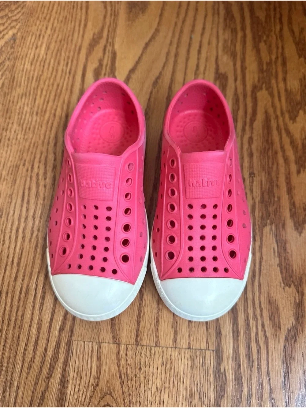 Native Shoes Girls 9 Pink Slip On